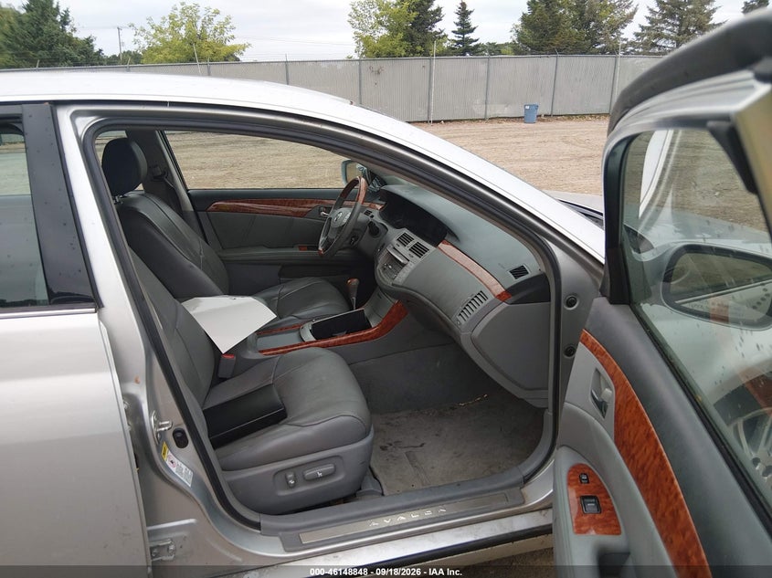 2005 TOYOTA AVALON auction photo 5