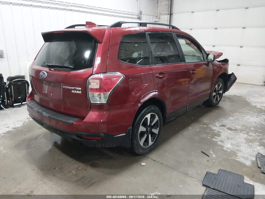 Vin: jf2sjagc8hh574288, lot: 46648626, subaru forester 2.5i premium 20174