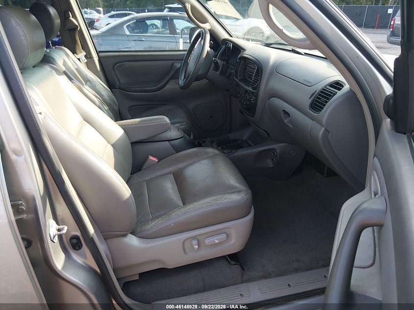 2005 TOYOTA SEQUOIA SR5 V8 · Фото 5