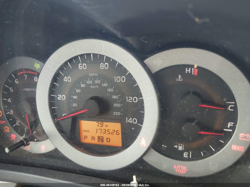 Toyota Rav4 - фото 7