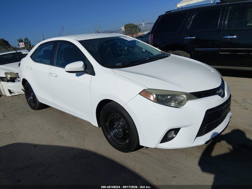 Vin: 5yfburhe8fp246990, lot: 46648981, toyota corolla le plus 2015 img_1