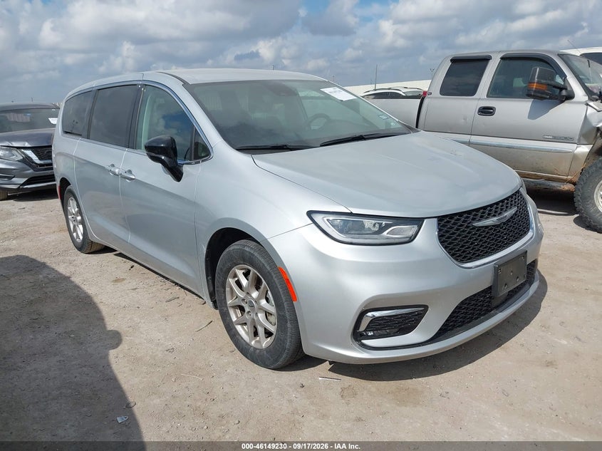 2024 CHRYSLER PACIFICA auction photo 1
