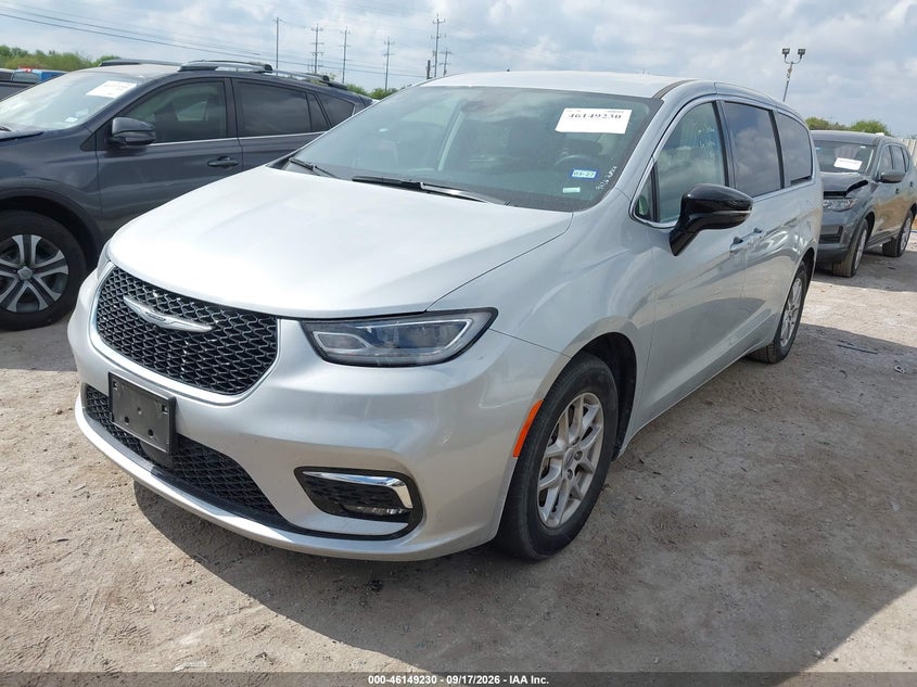 2024 CHRYSLER PACIFICA auction photo 2