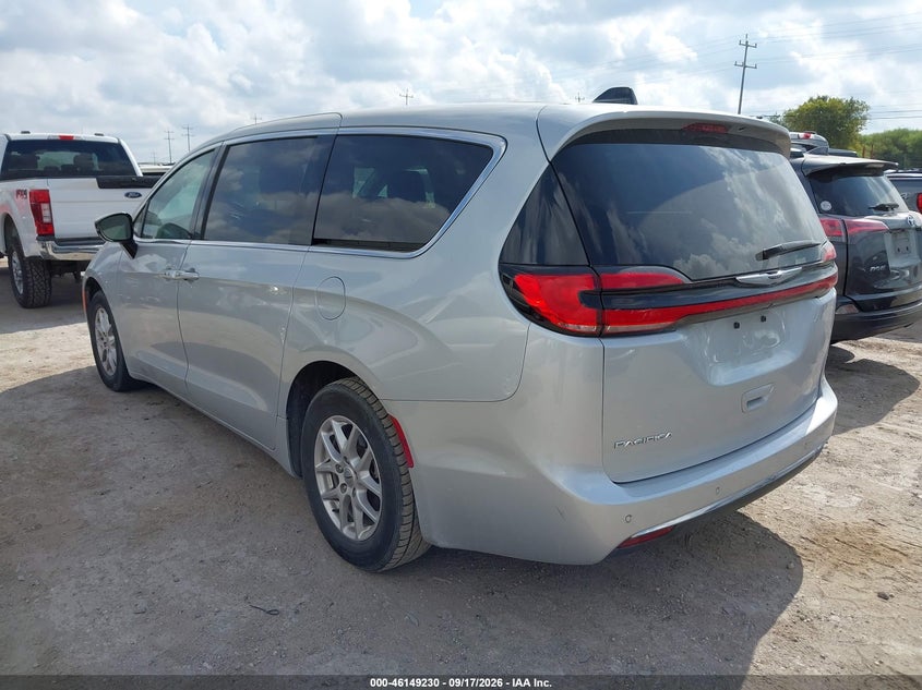 2024 CHRYSLER PACIFICA auction photo 3