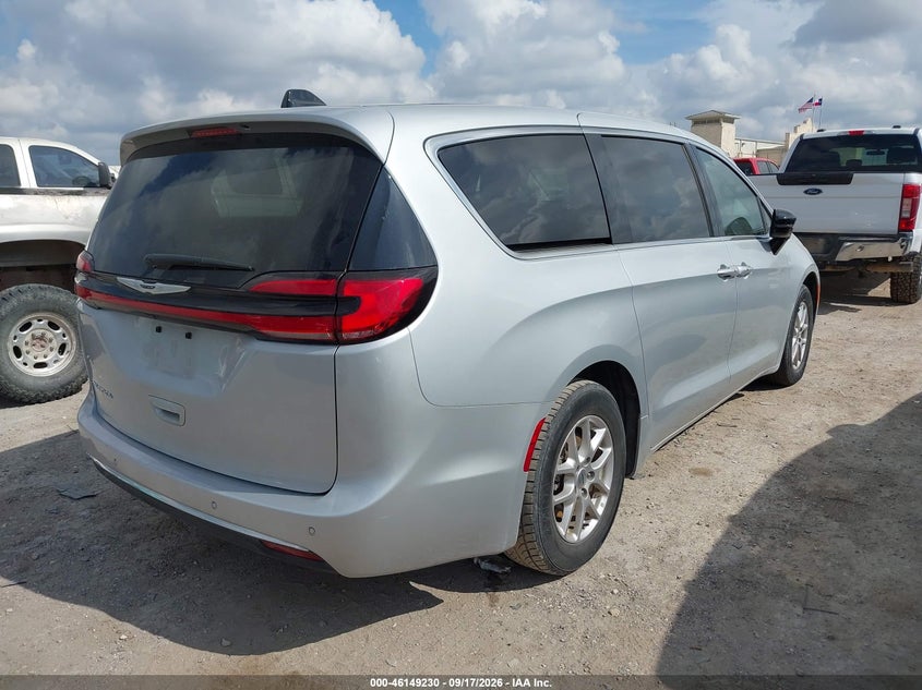 2024 CHRYSLER PACIFICA auction photo 4