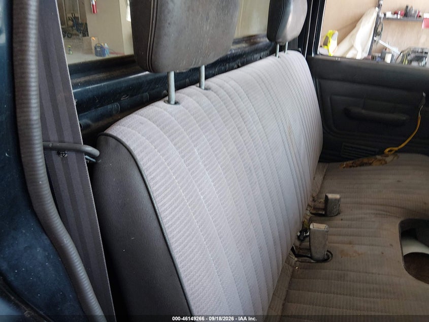 Photo 8 - NISSAN D21
