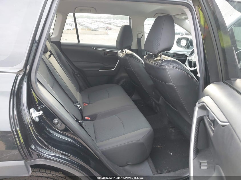 TOYOTA RAV4 - zdjęcie 8