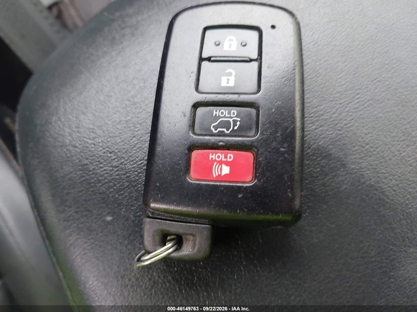 TOYOTA RAV4 - zdjęcie 11