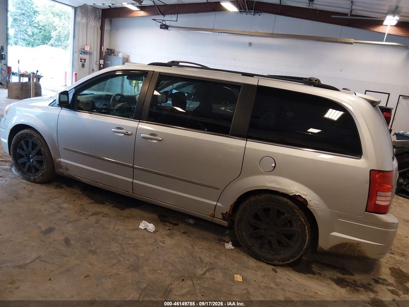 Vin: 2a4rr5d17ar105519, lot: 46649542, chrysler town & country touring 20103