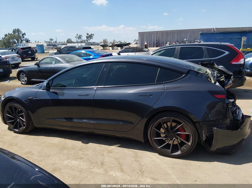 TESLA MODEL 3 - zdjęcie 14