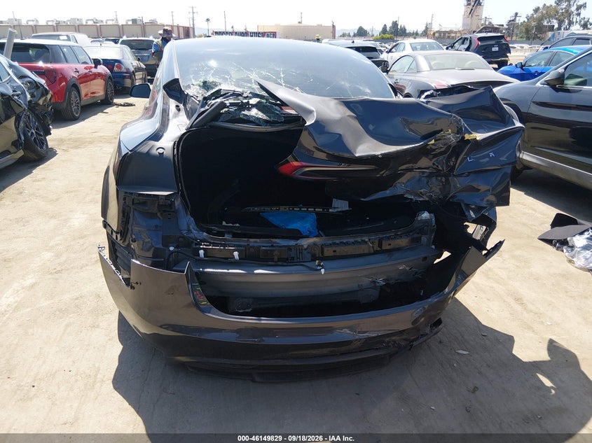 TESLA MODEL 3 - zdjęcie 6