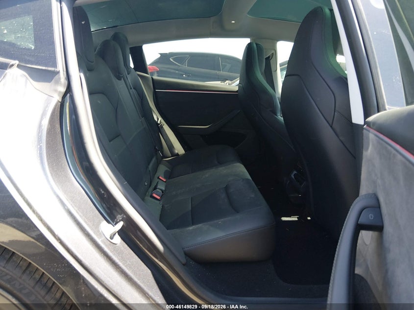 TESLA MODEL 3 - zdjęcie 8