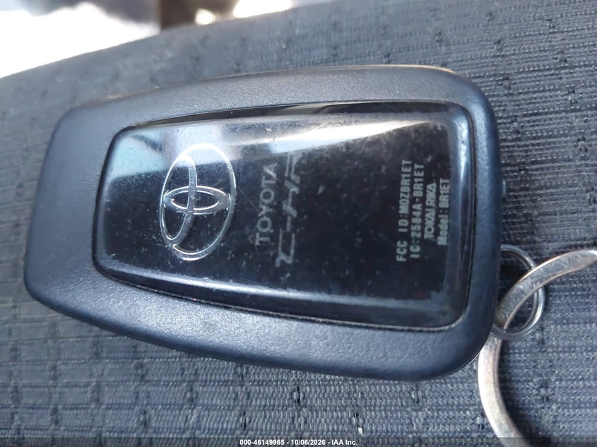 TOYOTA C-HR - zdjęcie 11