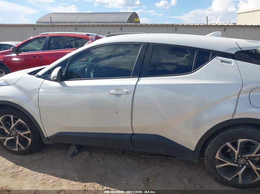 TOYOTA C-HR - zdjęcie 14