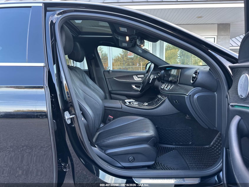 MERCEDES-BENZ E 300 2018 VIN WDDZF4KB1JA320327