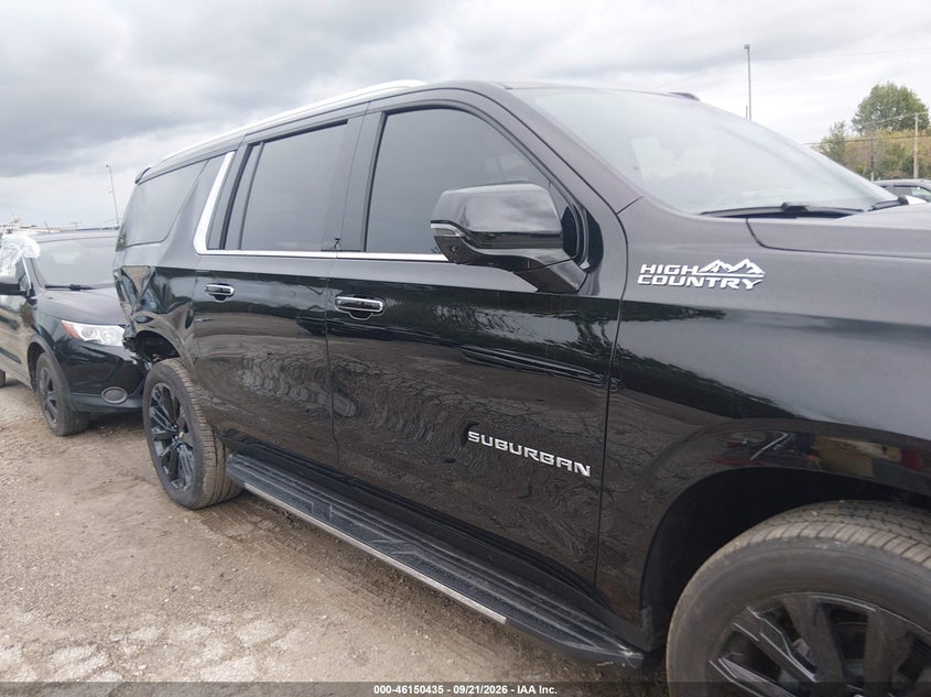 CHEVROLET SUBURBAN - zdjęcie 13