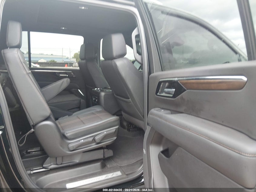 CHEVROLET SUBURBAN - zdjęcie 8