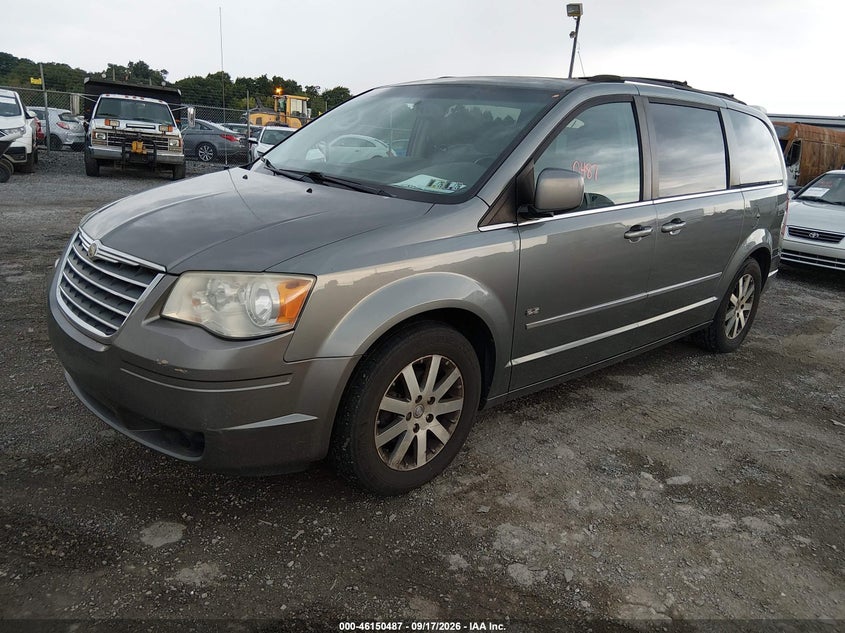 2009 CHRYSLER TOWN & COUNTRY auction photo 2