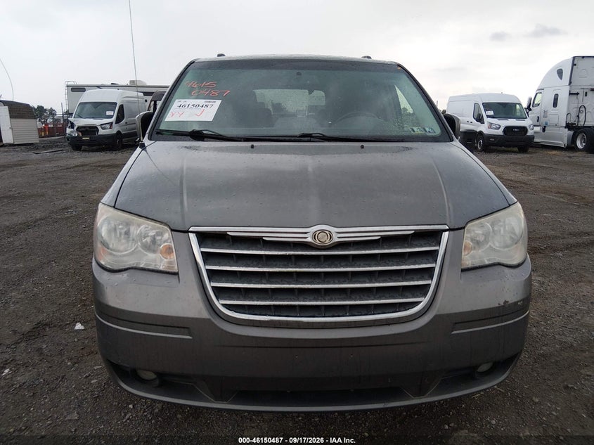 2009 CHRYSLER TOWN & COUNTRY auction photo 6