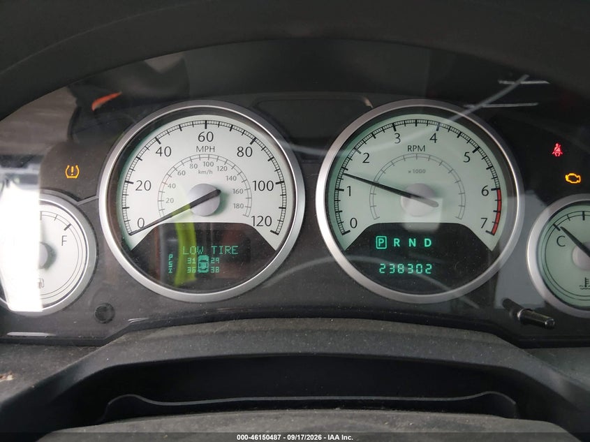 2009 CHRYSLER TOWN & COUNTRY auction photo 7