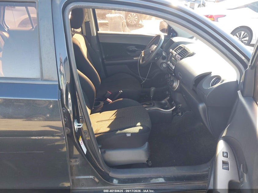 2014 SCION XD · Фото 5