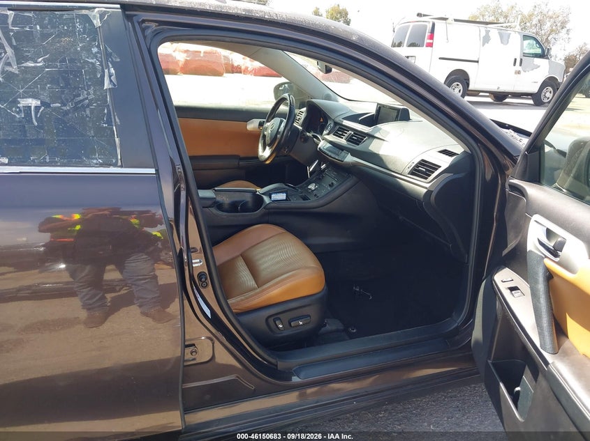 2013 LEXUS CT 200H · Фото 5