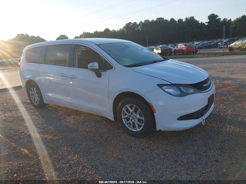 2017 CHRYSLER PACIFICA auction photo 1