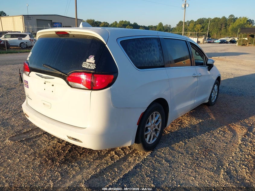 2017 CHRYSLER PACIFICA auction photo 4