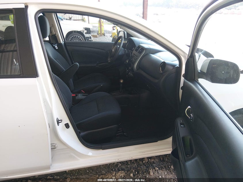 2013 NISSAN VERSA auction photo 5