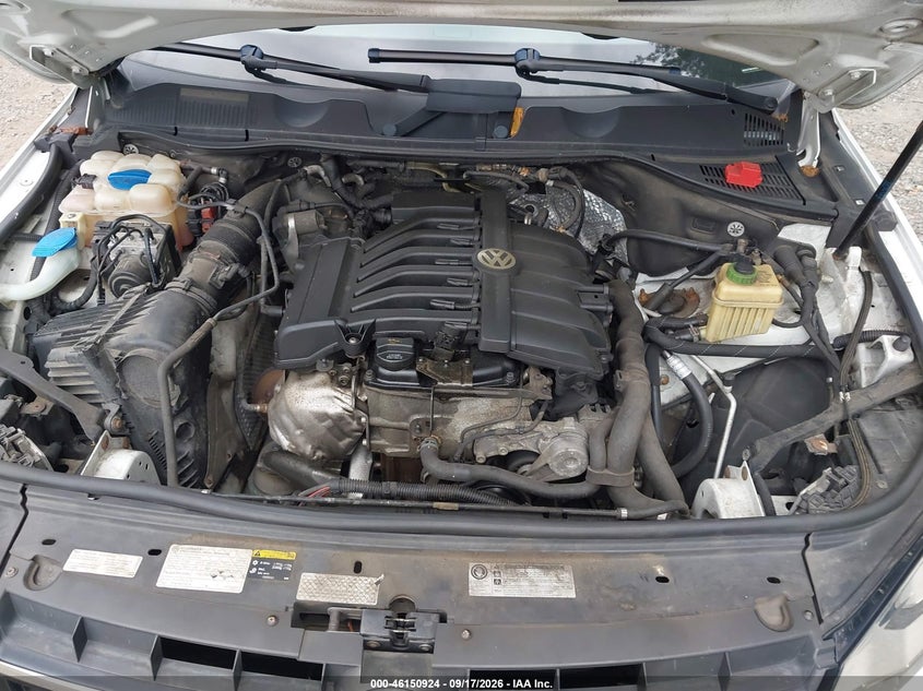 VOLKSWAGEN TOUAREG 2014 VIN WVGEF9BP2ED010981