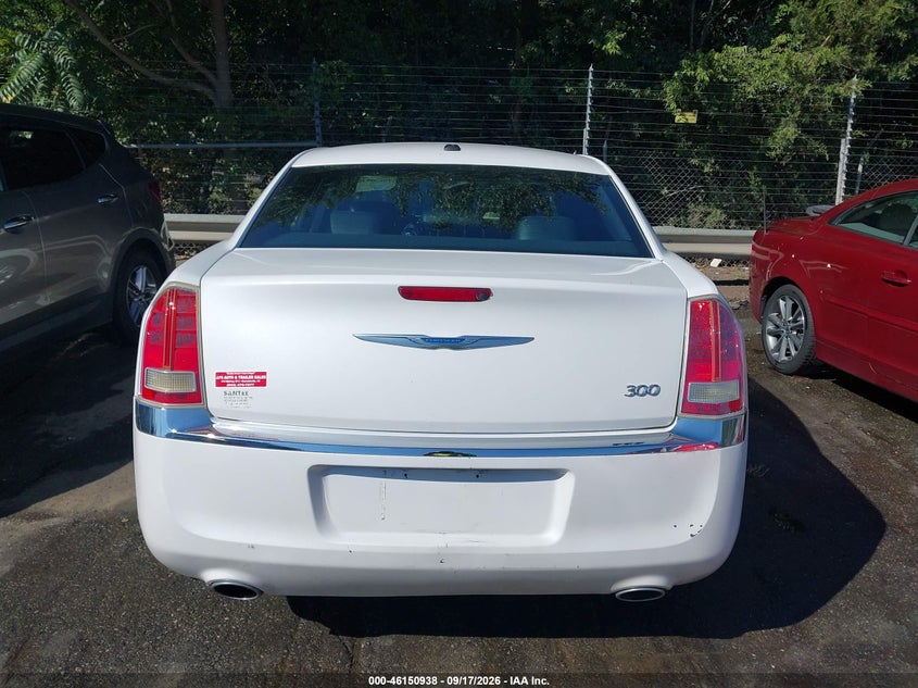 2013 CHRYSLER 300 MOTOWN · Фото 16