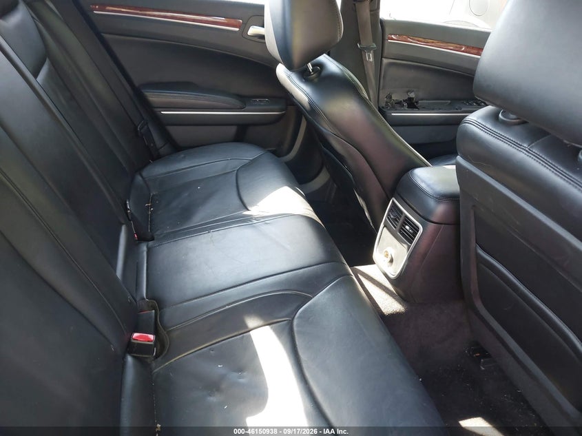 2013 CHRYSLER 300 MOTOWN · Фото 8