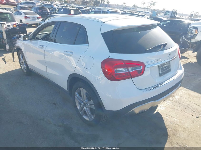 2018 MERCEDES-BENZ GLA 250 · Фото 3