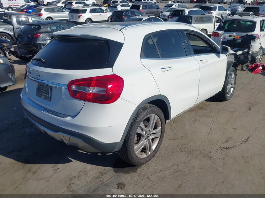 2018 MERCEDES-BENZ GLA 250 · Фото 4