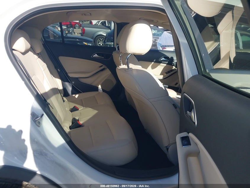 2018 MERCEDES-BENZ GLA 250 · Фото 8