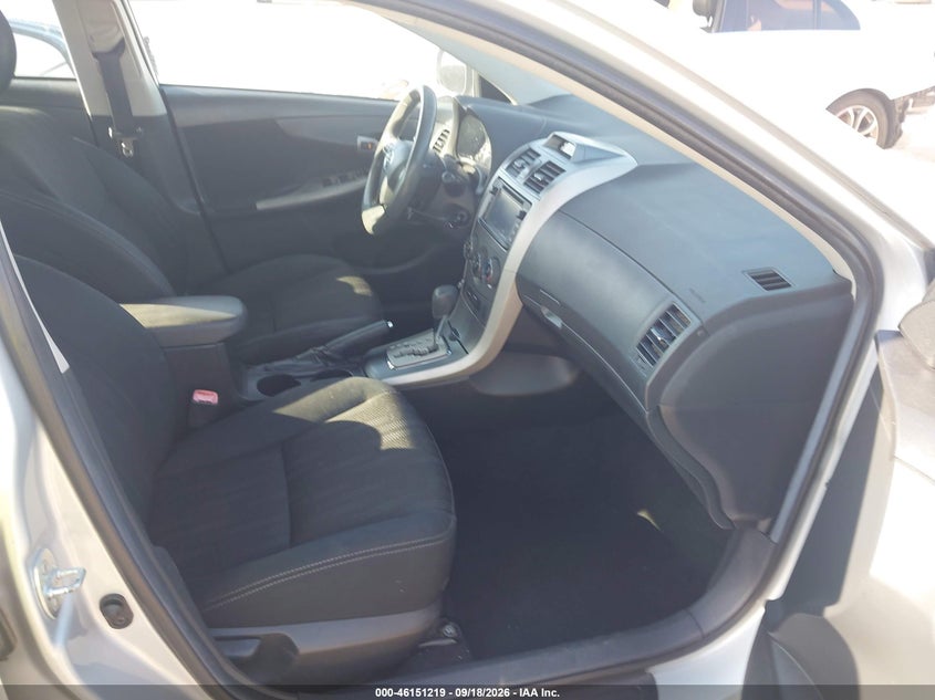 2013 TOYOTA COROLLA auction photo 5