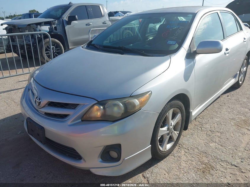 2013 TOYOTA COROLLA auction photo 6