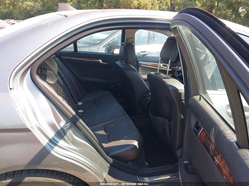 MERCEDES-BENZ C 300 2012 VIN WDDGF8BB5CA615187