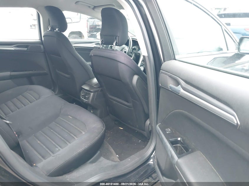 Ford Fusion - фото 8