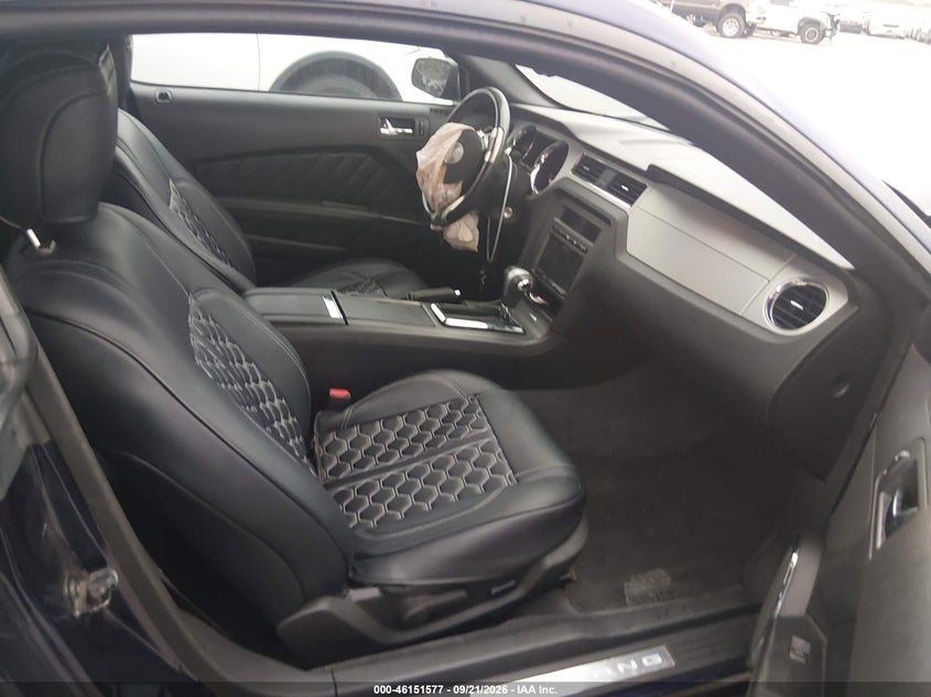 2010 FORD MUSTANG auction photo 5