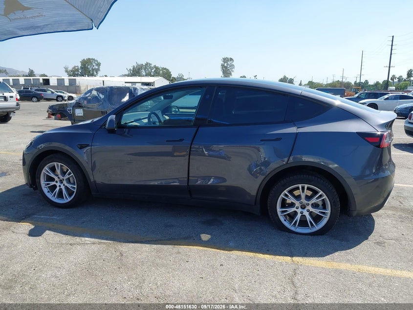 TESLA MODEL Y - zdjęcie 15