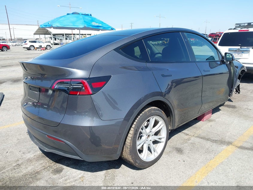 TESLA MODEL Y - zdjęcie 4