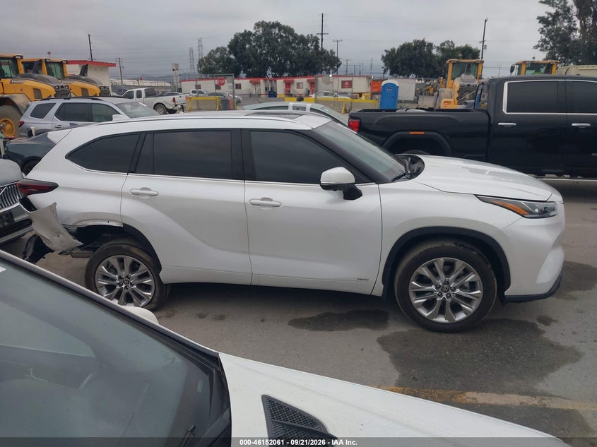 TOYOTA HIGHLANDER - zdjęcie 13