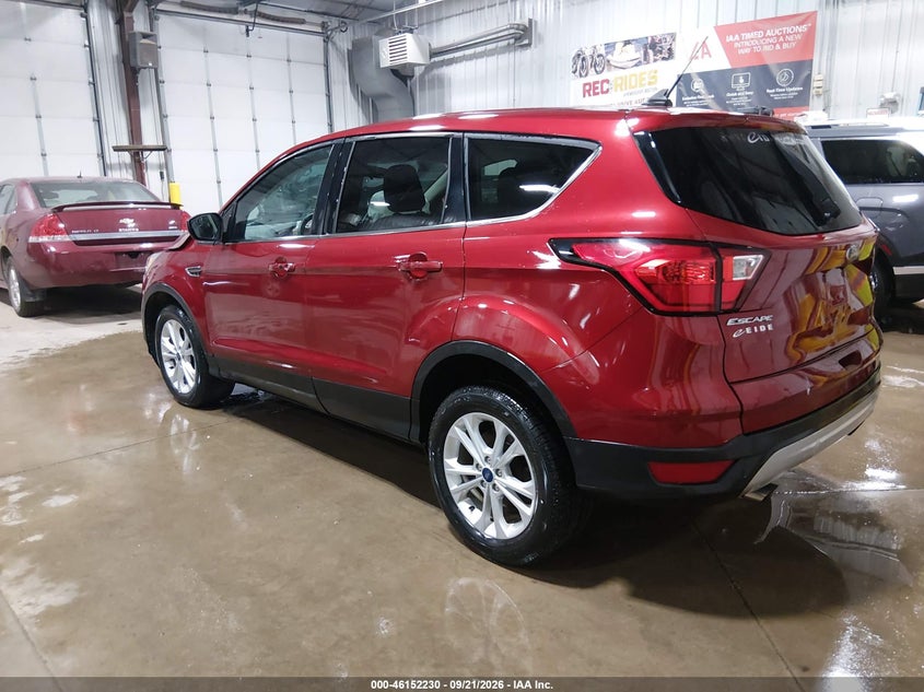 Vin: 1fmcu9gd0kuc54524, lot: 46652014, ford escape se 20193