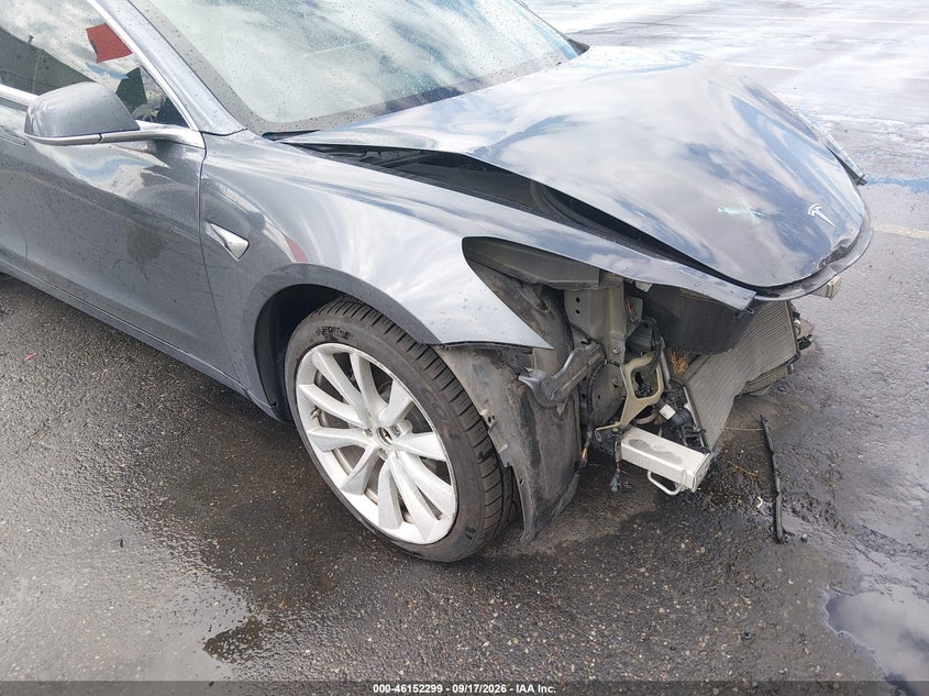 TESLA MODEL 3 - zdjęcie 20