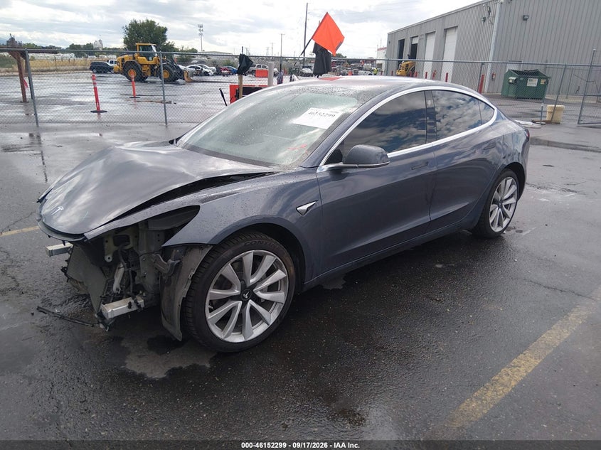 TESLA MODEL 3 - zdjęcie 2