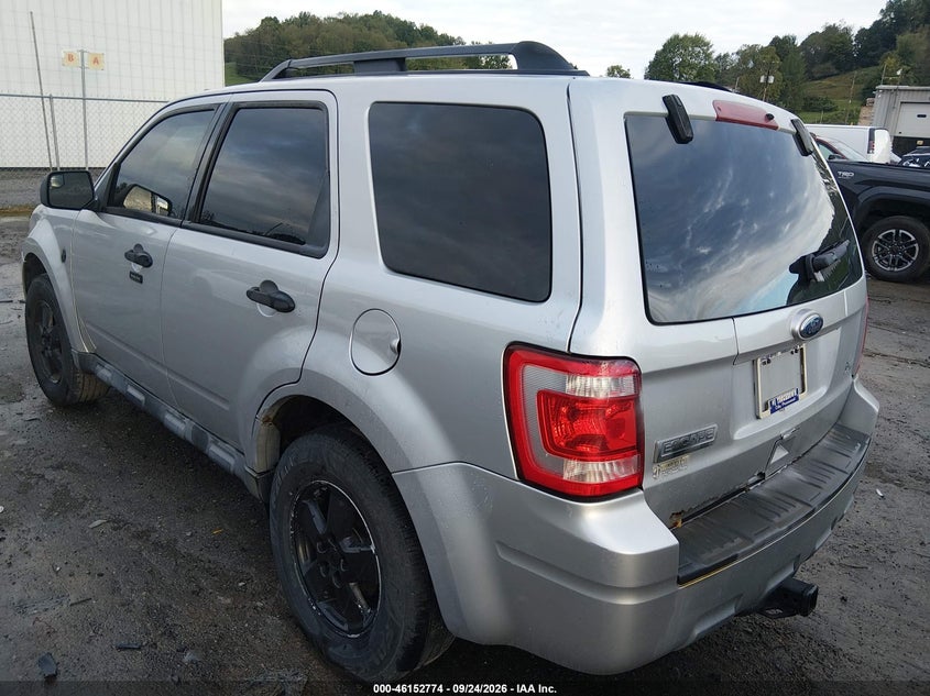 Vin: 1fmcu9dg2aka15405, lot: 46652559, ford escape xlt 20103