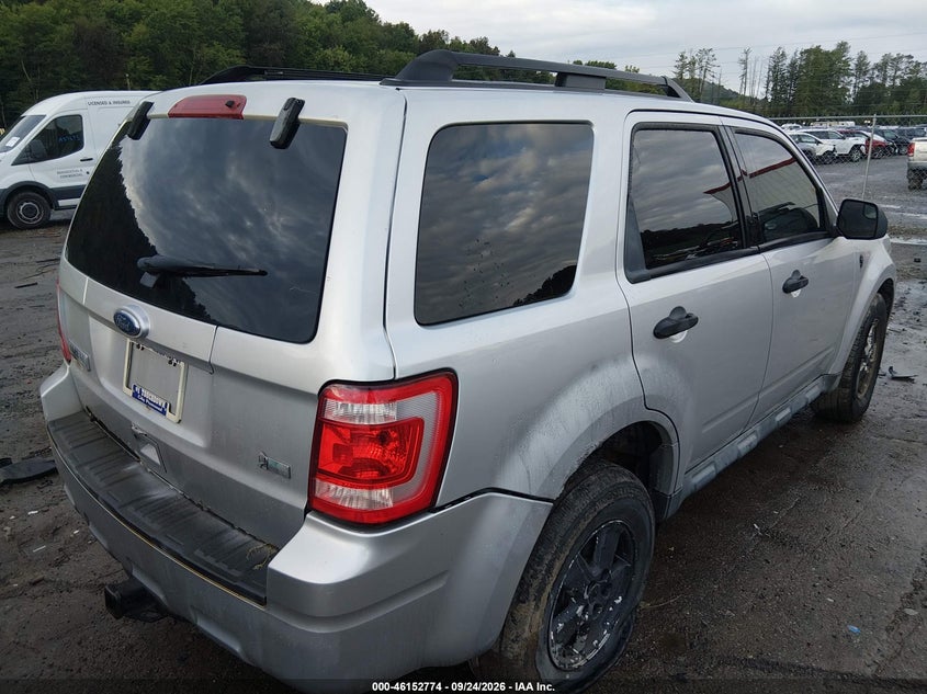 Vin: 1fmcu9dg2aka15405, lot: 46652559, ford escape xlt 20104