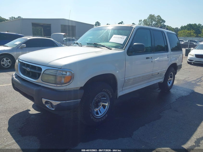 2001 Ford Explorer Xlt, Normal Wear & Tear, IAAI, VIN 1FMZU63E11ZA27318 — photo 2