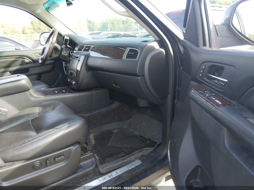 GMC YUKON XL 1500 2012 VIN 1GKS2MEFXCR137779